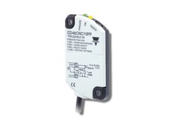 DC flat pack (thin profile) capacitive sensors with alarm output. Sensing distance: 1-10 mm (teach-in)