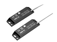 Safety magnetic sensor in rectangular plastic body with 1 x NO + 1 NC outputs. Safety Category 4
