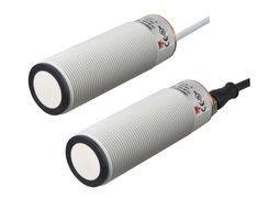 Ultrasonic sensors with 2 digital outputs. Sensing range: 250 - 3.500 mm