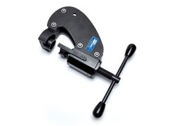 Mechanical frame-type hole punching tool MT-FC48N. Cembre